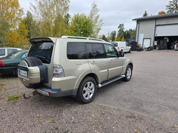 Mitsubishi Pajero Вантаа - изображение 2