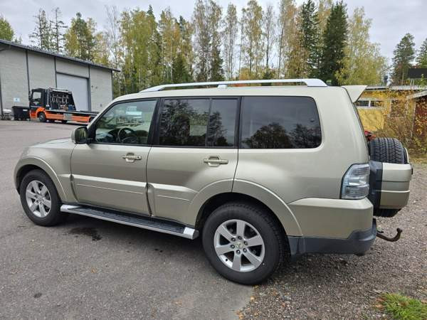 Mitsubishi Pajero Вантаа - изображение 5