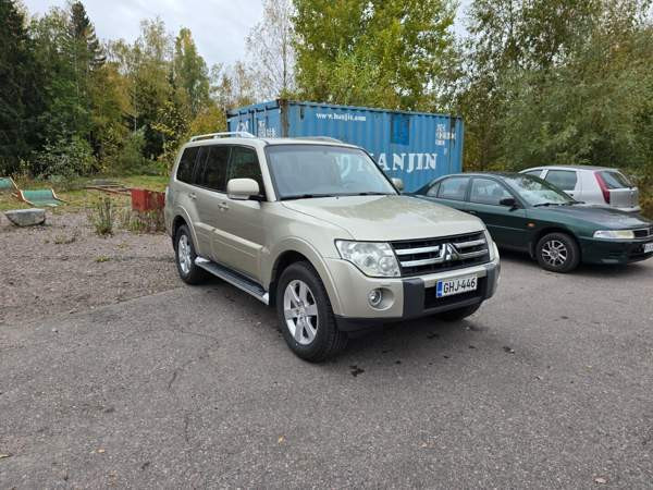Mitsubishi Pajero Вантаа - изображение 3