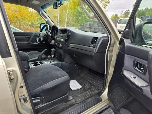 Mitsubishi Pajero Вантаа - изображение 8