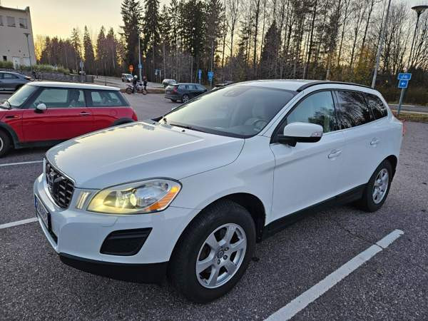 Volvo XC60 Hyvinkää - valokuva 2
