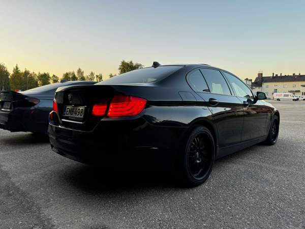 BMW 528 Lons-le-Saunier - valokuva 3