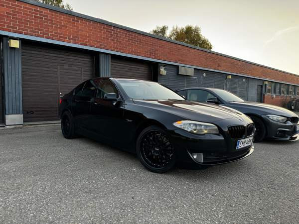 BMW 528 Lons-le-Saunier - valokuva 1