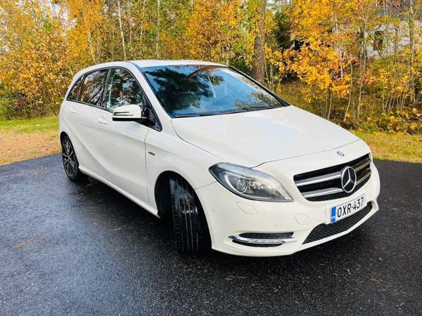 Mercedes-Benz B Naantali - valokuva 1