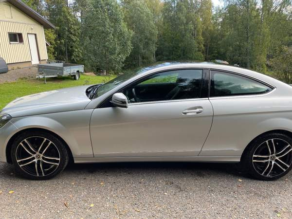 Mercedes-Benz C Вихти - изображение 4