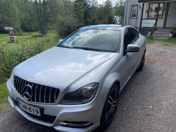 Mercedes-Benz C Вихти - изображение 2