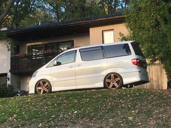 Toyota Alphard Kaarina - valokuva 3