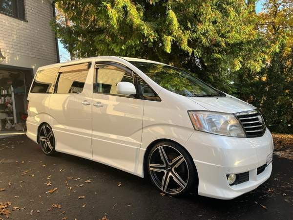 Toyota Alphard Kaarina - valokuva 1