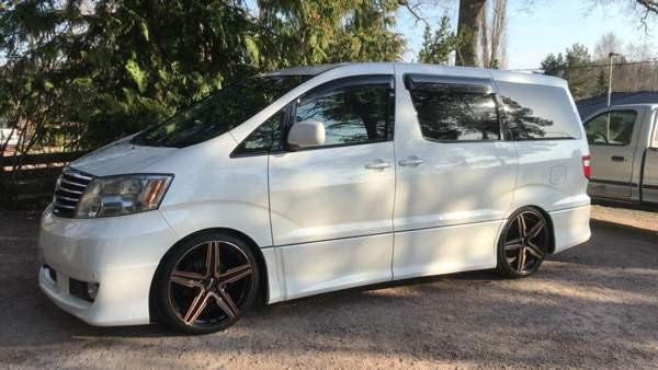 Toyota Alphard Kaarina - valokuva 4