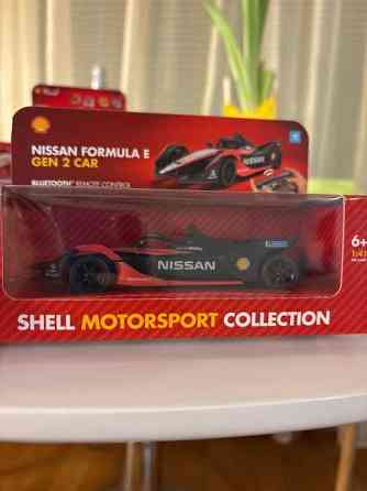 Kauko-ohjattavaa urheiluautoa ja akku Espoo