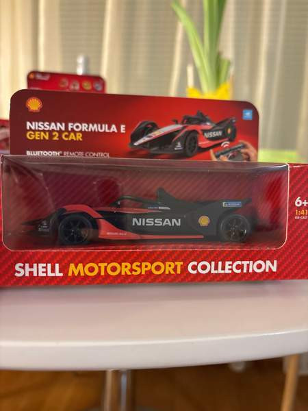 Kauko-ohjattavaa urheiluautoa ja akku Espoo – foto 2