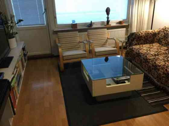 Kaksi Alvar Aallon nojatuolia Helsinki