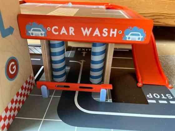 Puinen parkkihalli Helsinki