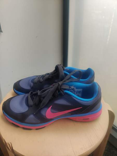 Nike dual fusion TR naisten tennarit Тампере - изображение 2