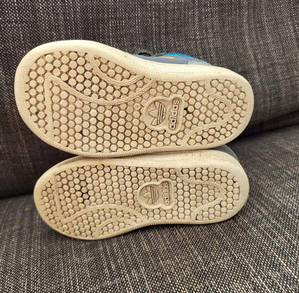 Adidas tarralenkkarit koko 22 Vantaa - valokuva 4