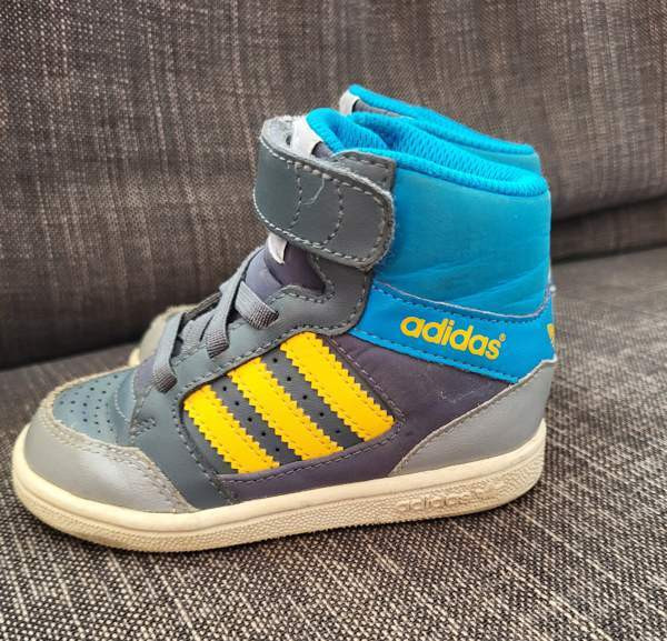 Adidas tarralenkkarit koko 22 Vantaa - valokuva 2