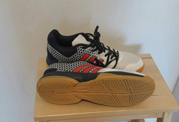 Adidas sisäpelikengät koko 41 Pirkkala - изображение 2