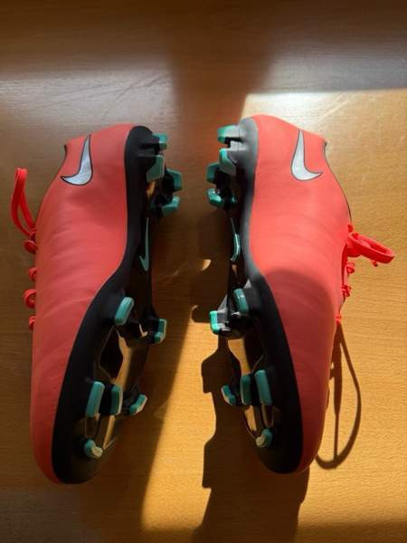 Kerran käytetyt Nike Mercurial Jalkapallo kengät Nokia - valokuva 4