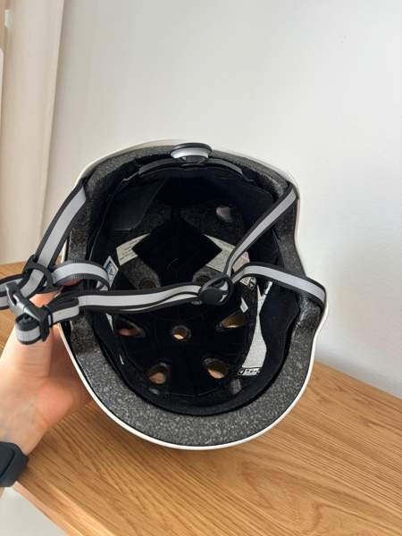 Pyöräilykypärä Haemeenlinna – foto 5