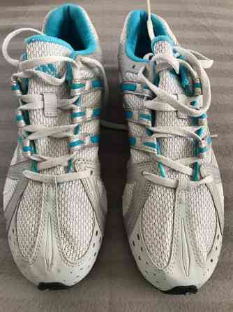 Uudet Adidas lenkkarit koko 40,5 Helsinki