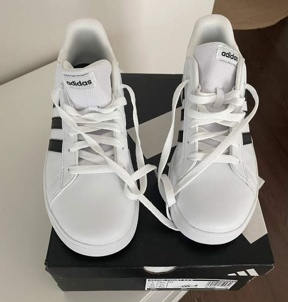 VARATTU! Adidas -tennarit Helsinki - photo 2