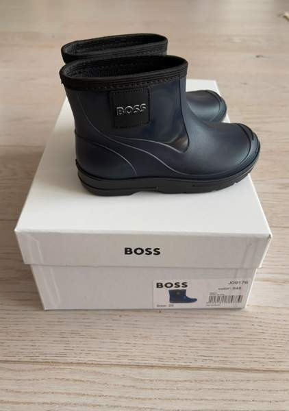 Hugo Boss kumisaappaat Оулу - изображение 2