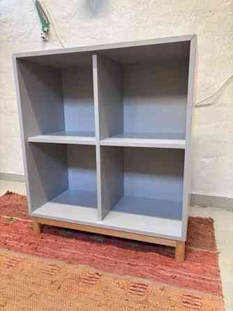 Eket-hylly puisella jalkakehikolla Tampere