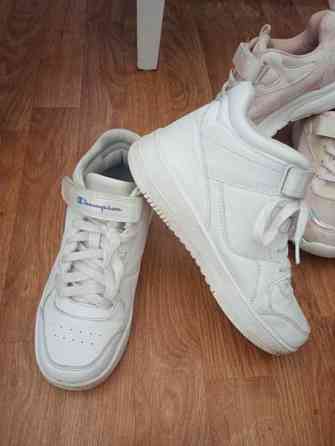 Lenkkarit 35 koossa Kotka