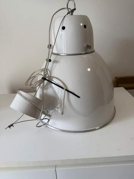 Riippuvalaisin pentik Naantali – foto 3