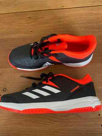 Sisäpelikengät Adidas koko 38 Espoo