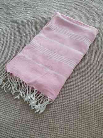 Myynnissä kuvan ihanan ohut ja pehmeä pyyhe Helsinki