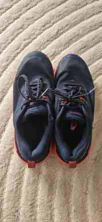 Hoka lenkkarit EU 42 Jaervenpaeae