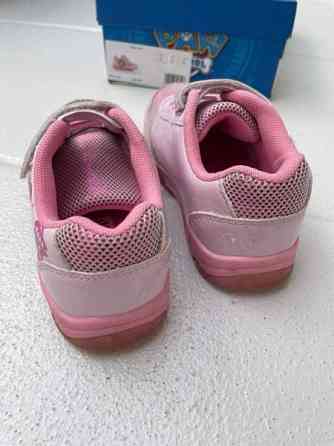 Vilkkuvat Kaja-lenkkarit 27 Helsinki