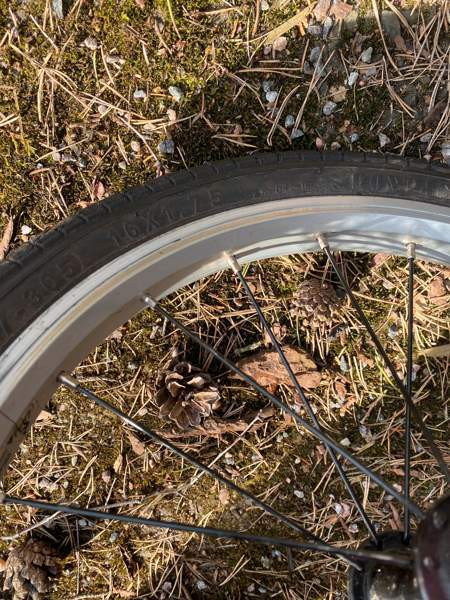 White MTB Lite 16 lastenpyörä Helsinki - valokuva 5