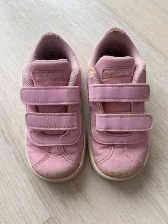 Adidas lenkkarit 22 Эспоо