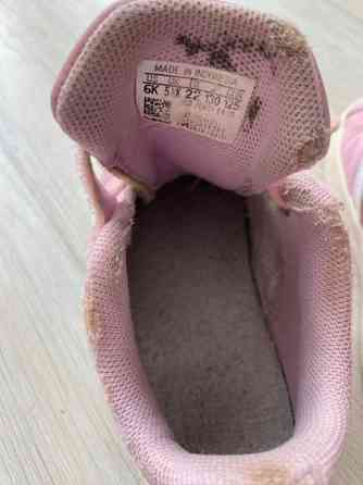 Adidas lenkkarit 22 Эспоо