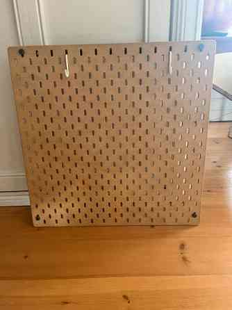 Skådis säilytystaulu Naantali