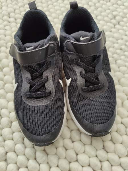 Nike revolution 7 lasten lenkkarit, koko 28,5 Helsinki - valokuva 2