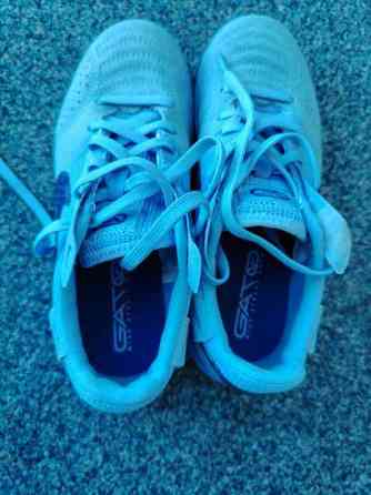 Jalkapallokengät asfaltille Эспоо