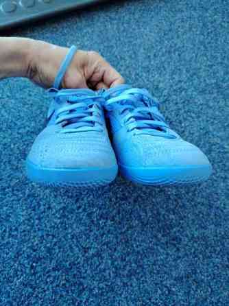 Jalkapallokengät asfaltille Эспоо