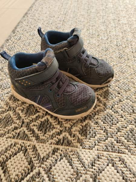 Viking välikausikengät 24 Espoo - valokuva 1