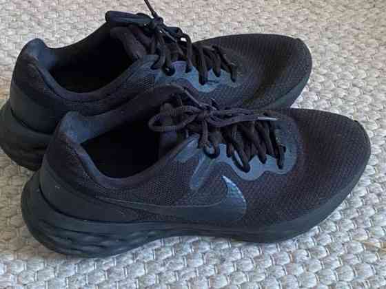 Nike lenkkarit 44 mustat Kemiönsaari