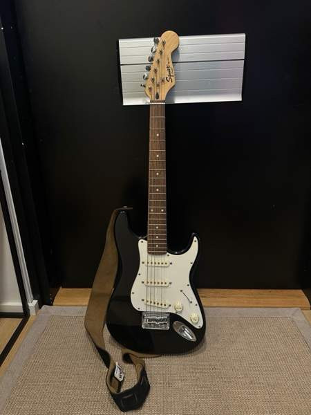 Squier Mini - sähkökitara Турку - изображение 1