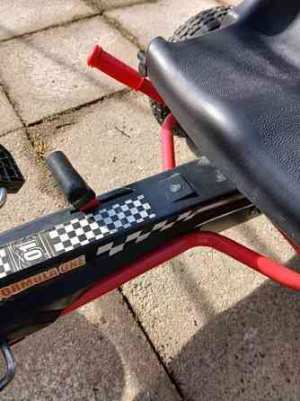 Varattu: Punainen polkuauto säädettävällä istuimella Иматра