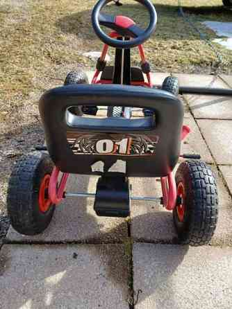 Varattu: Punainen polkuauto säädettävällä istuimella Иматра