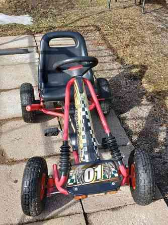 Varattu: Punainen polkuauto säädettävällä istuimella Иматра