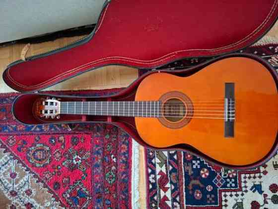 Landola akustinen kitara+kova kotelo Helsinki