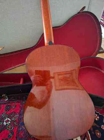 Landola akustinen kitara+kova kotelo Helsinki