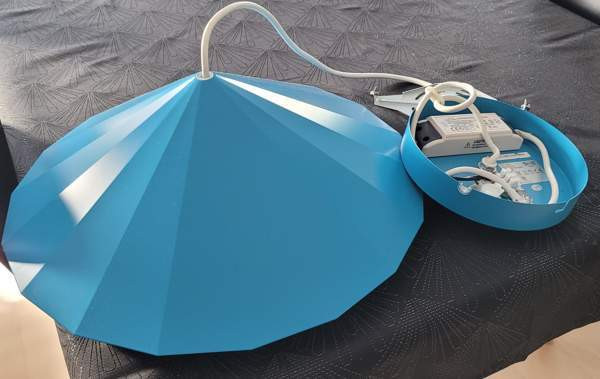 Riippuvalaisin Сало - изображение 1