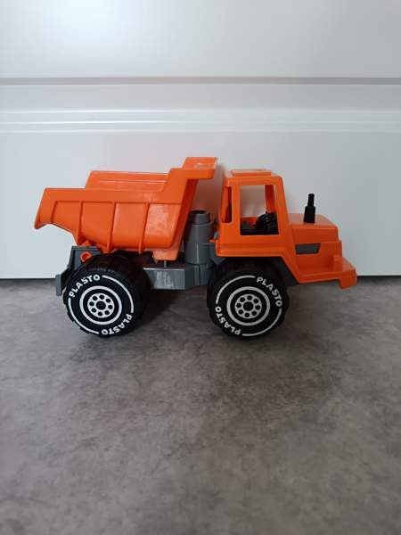 Plasto kuorma-auto Vantaa - valokuva 3